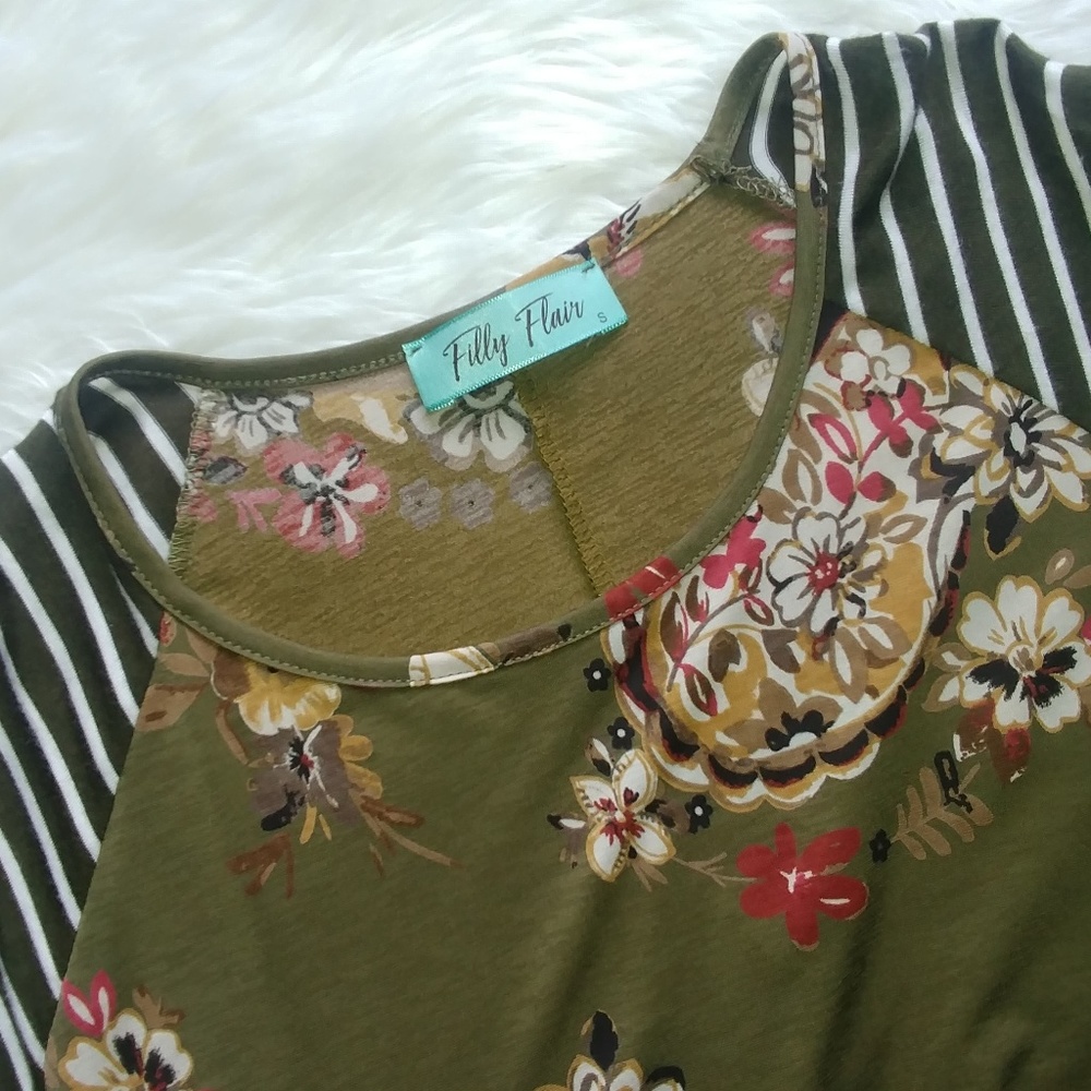 < Filly Flair > Long Sleeve Dress with pockets - Picture 2 of 7